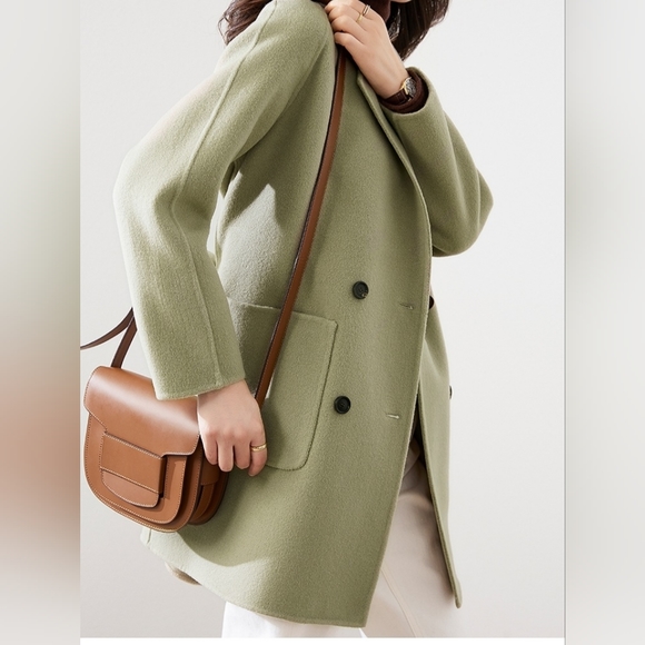 Women's Winter Wool Coat Size Medium - Picture 2 of 13